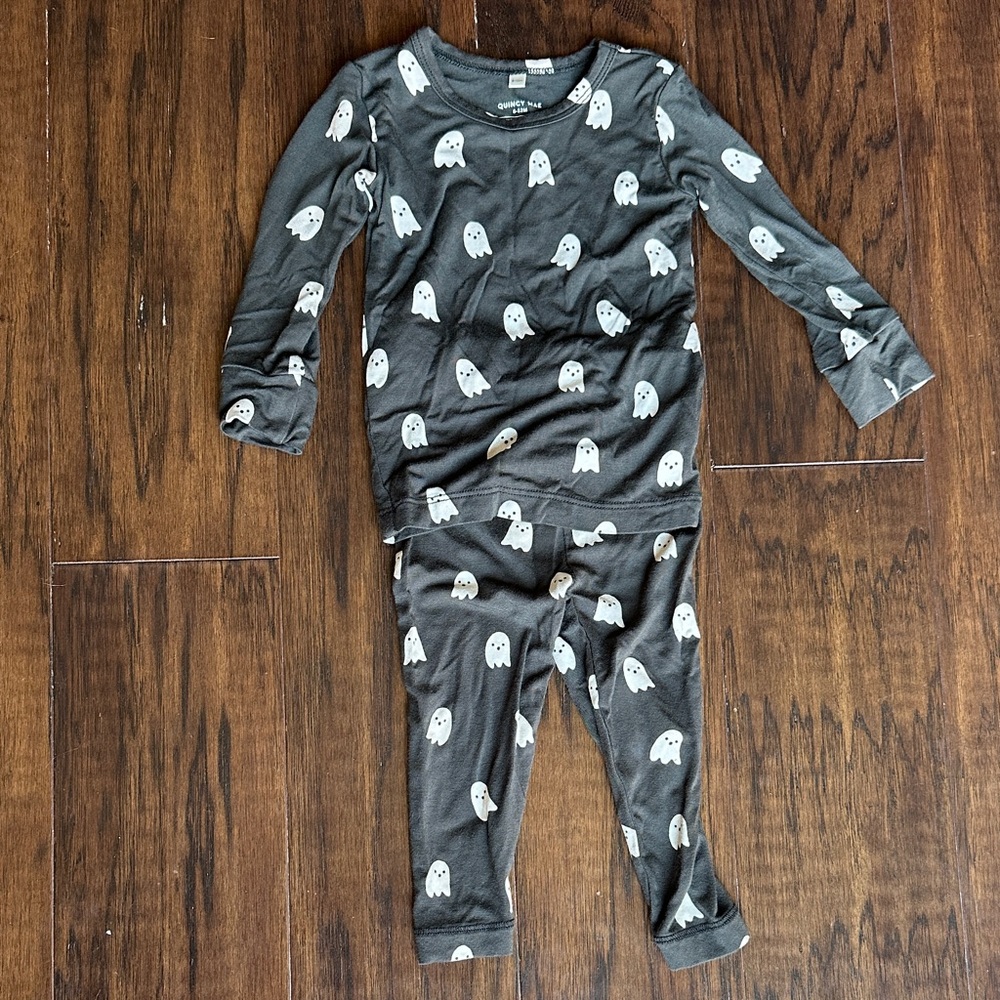 Quincy Mae Ghost Print Kids Pajama Set - Dark Gray